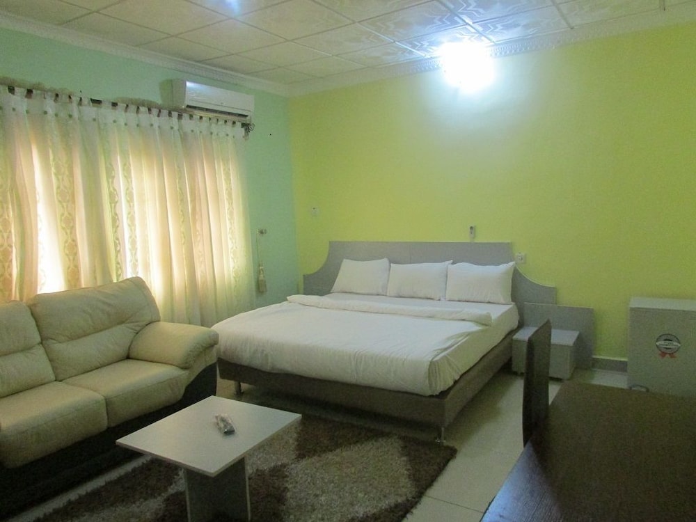 Business Suite, 1 King Bed, Non Smoking