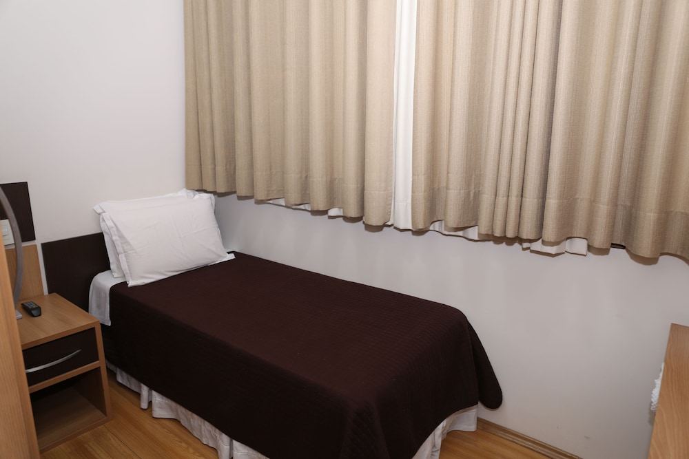 Deluxe Room, 1 Queen Bed, Accessible