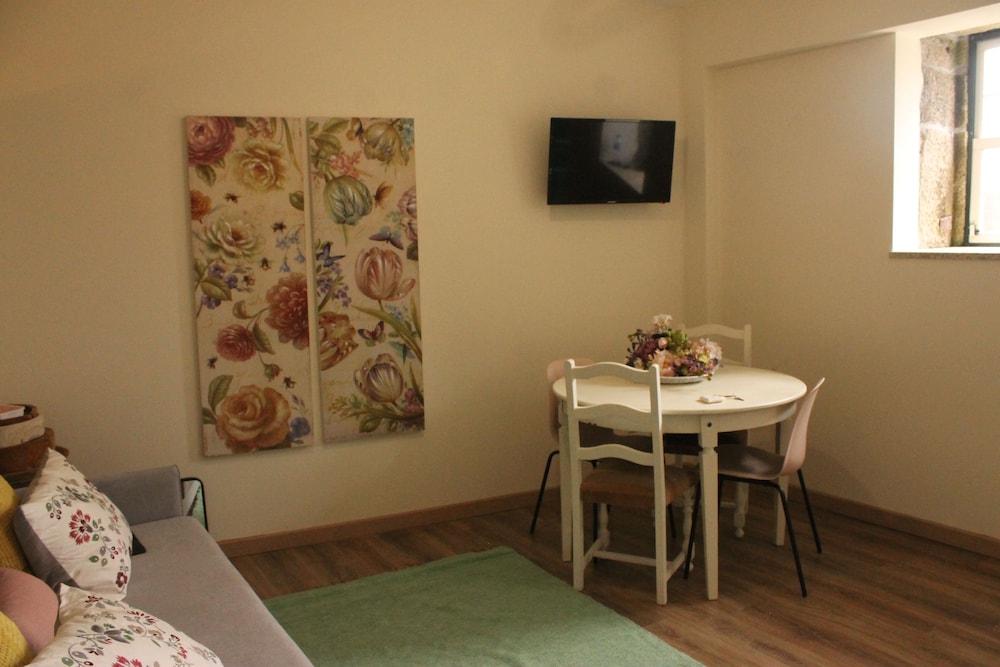 Quadruple Room, Private Bathroom (Medronheiro)