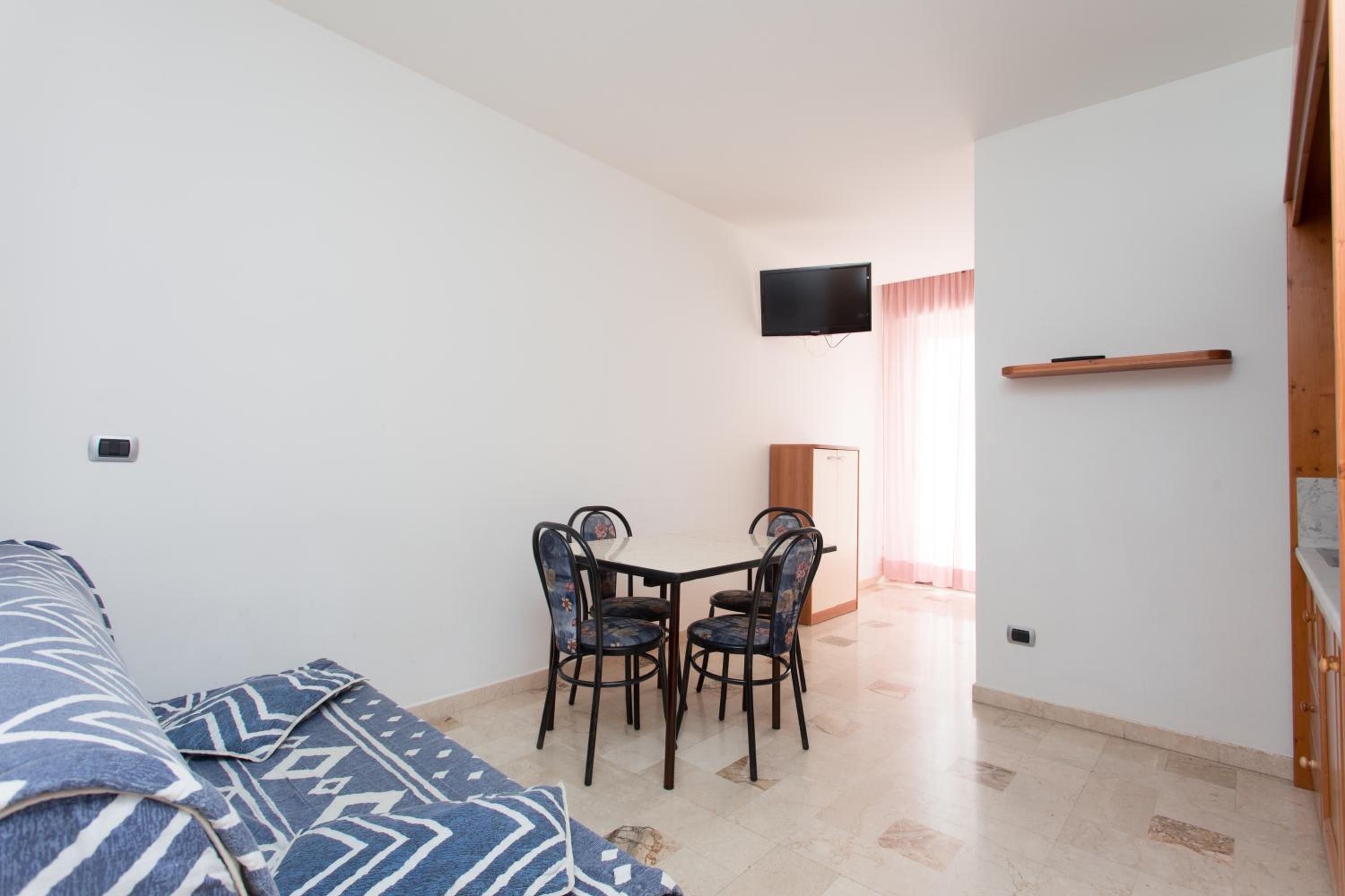 One-Bedroom Apartment with Balcony