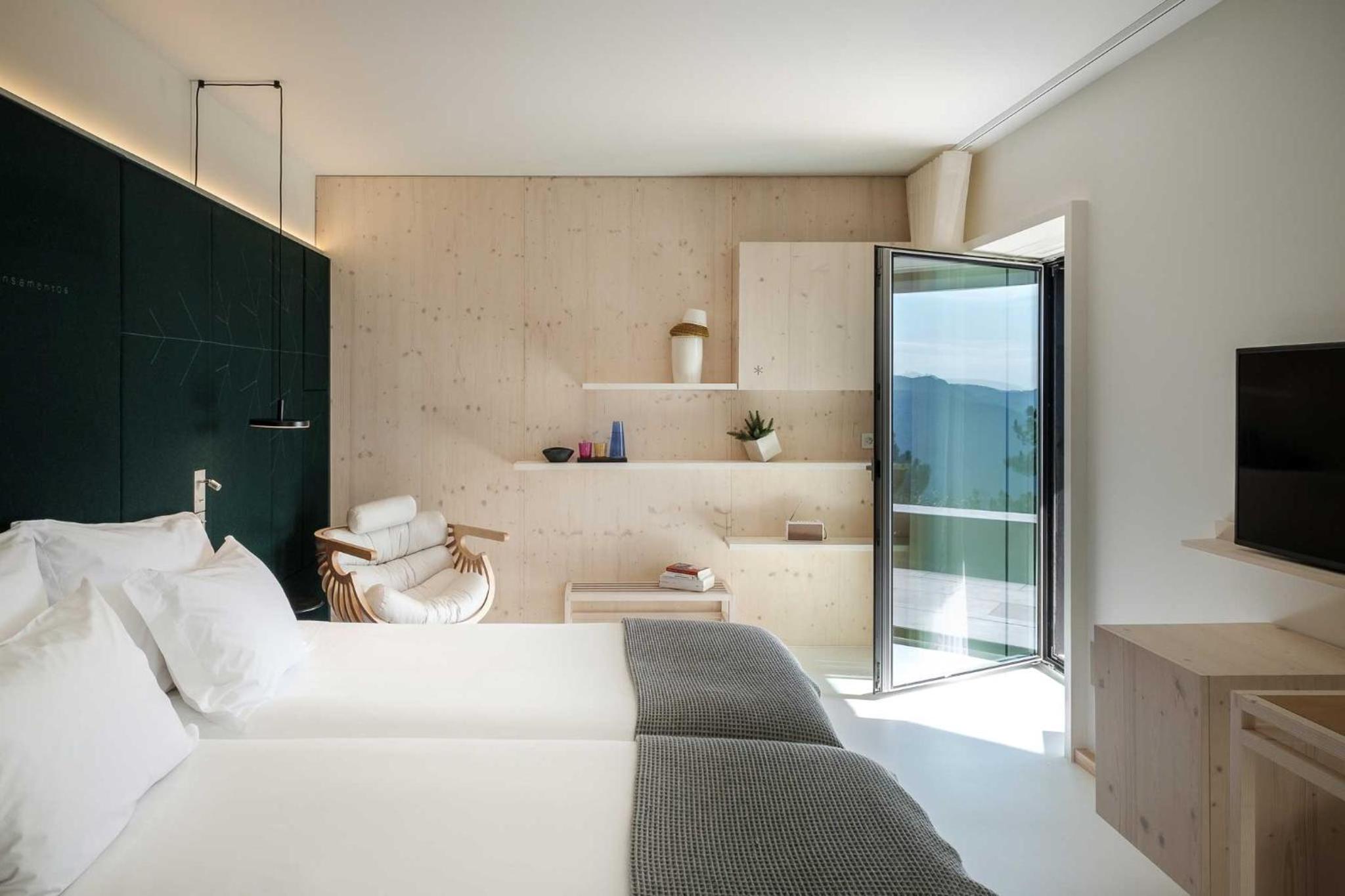 Double Room with Mountain View