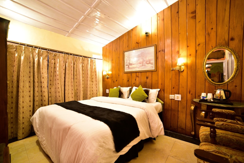 Executive Double Room, 1 Double Bed, Non Smoking, Mountain View