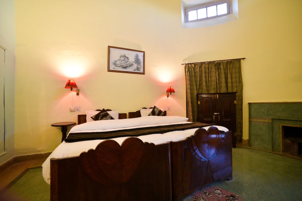 Family Studio Suite, 1 Queen Bed, Non Smoking, Valley View