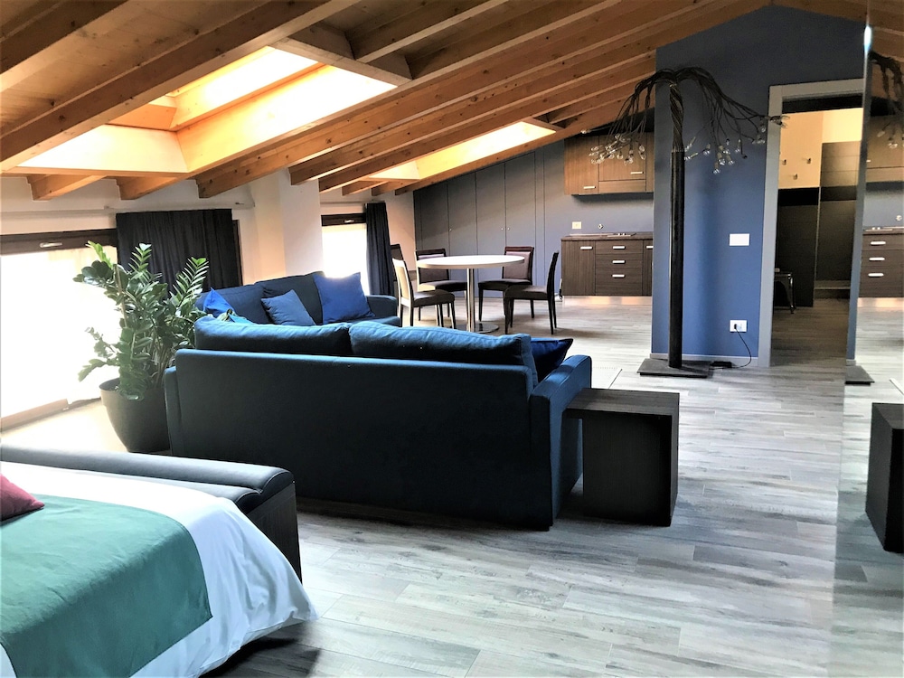 Executive Apartment (Suite)