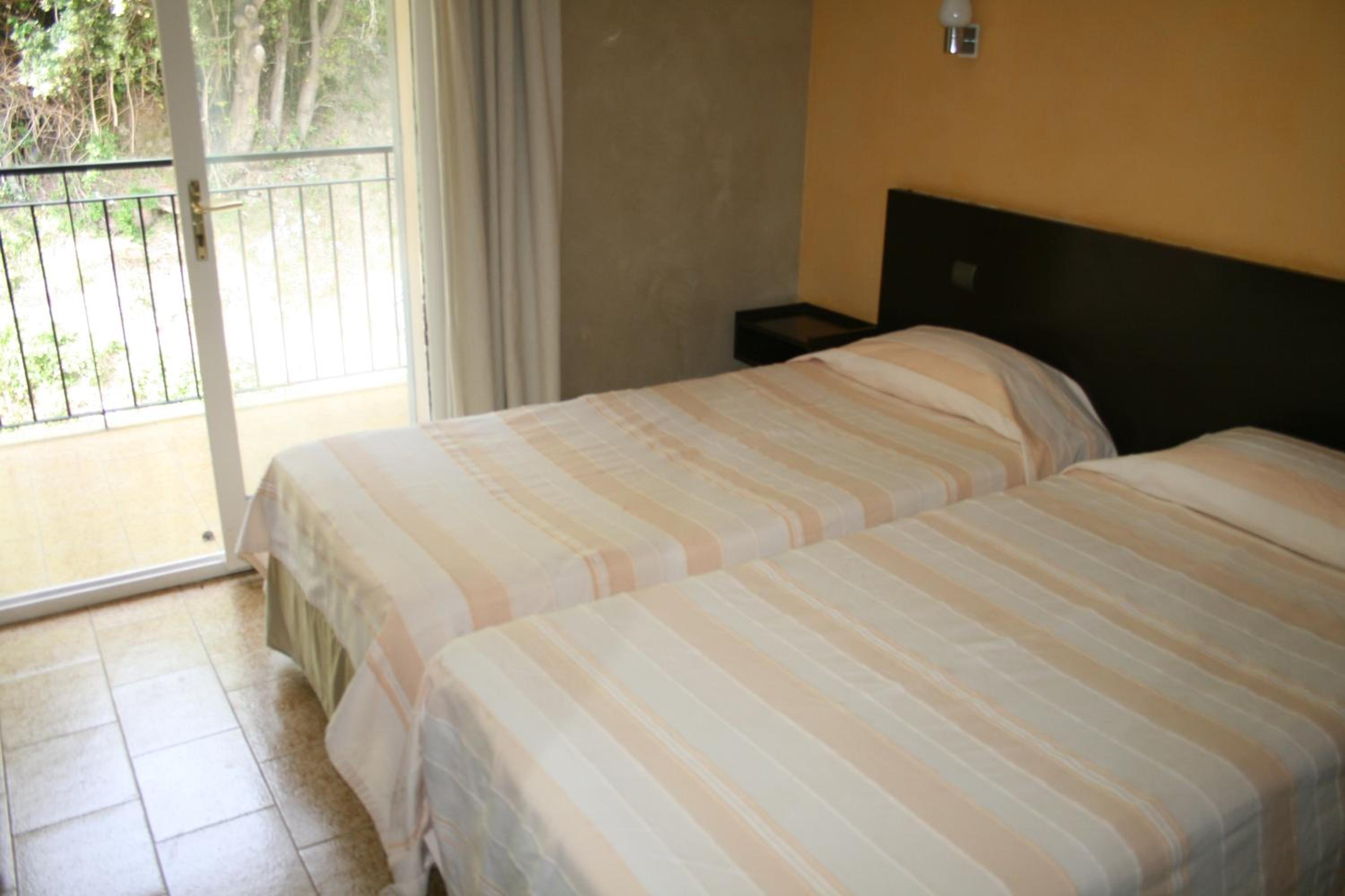 Twin Room with Private Bathroom