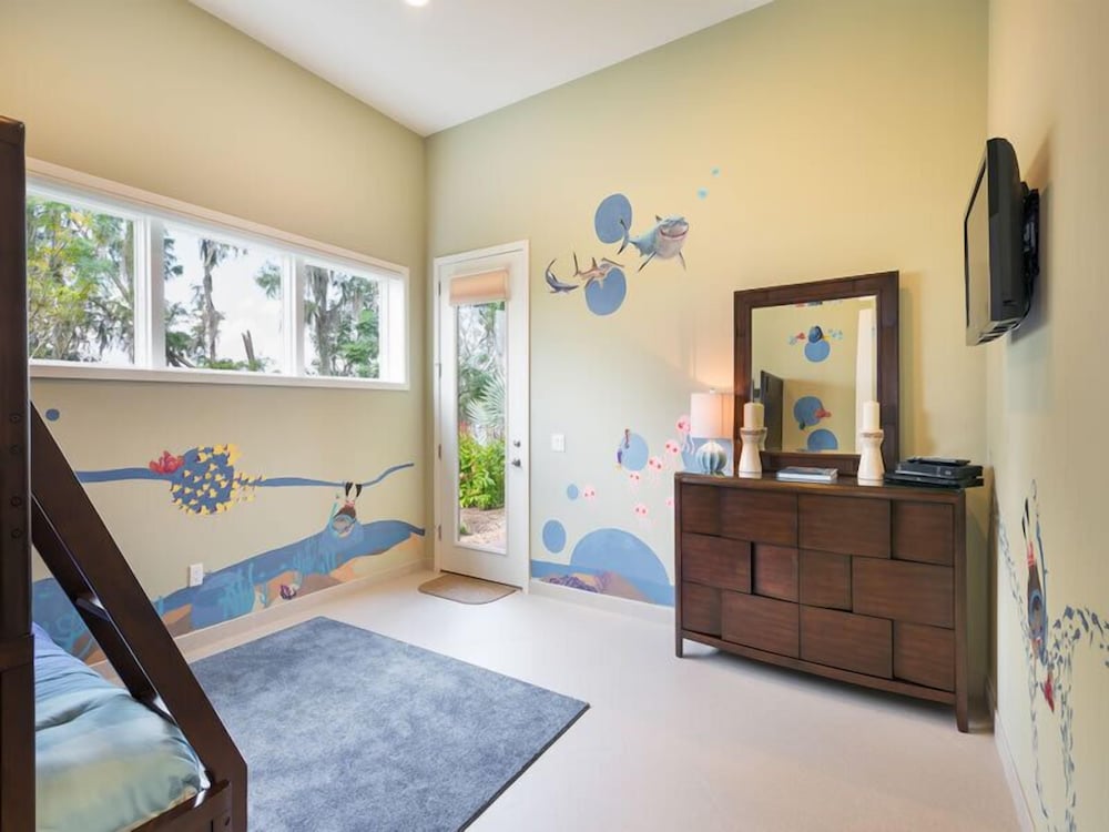 Family Villa, Multiple Bedrooms, Hot Tub, Garden Area