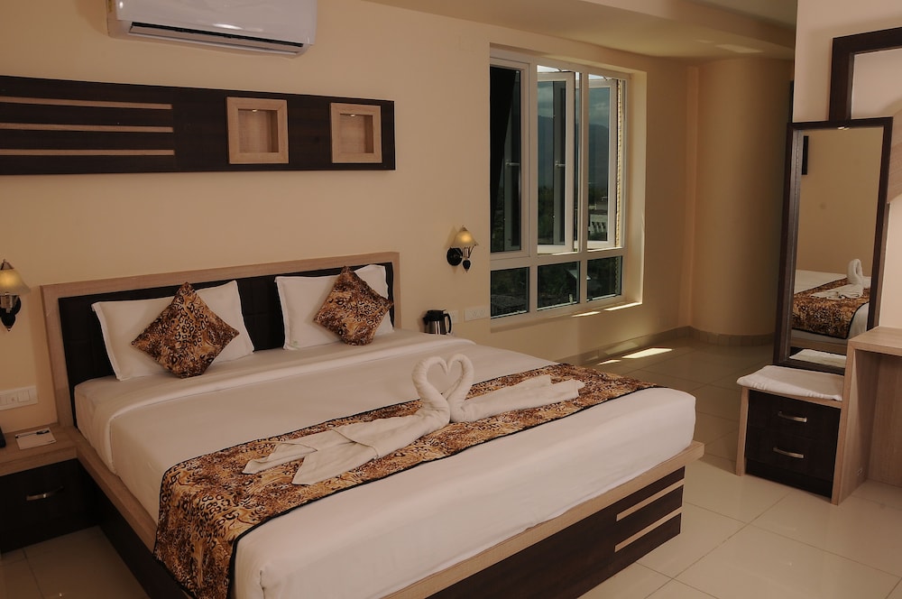 Standard Double Room, 1 King Bed, Accessible, Smoking