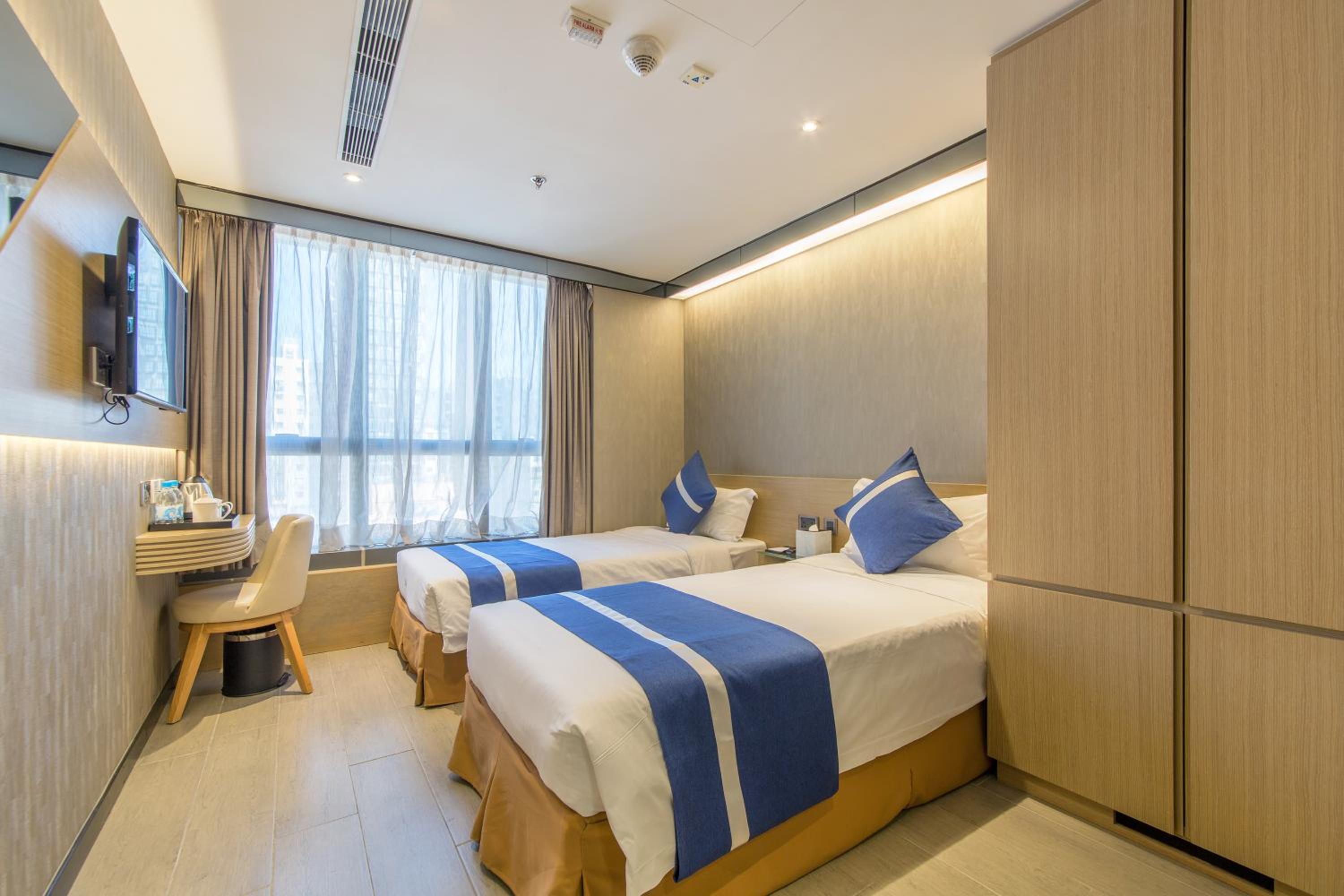 Large Twin Room