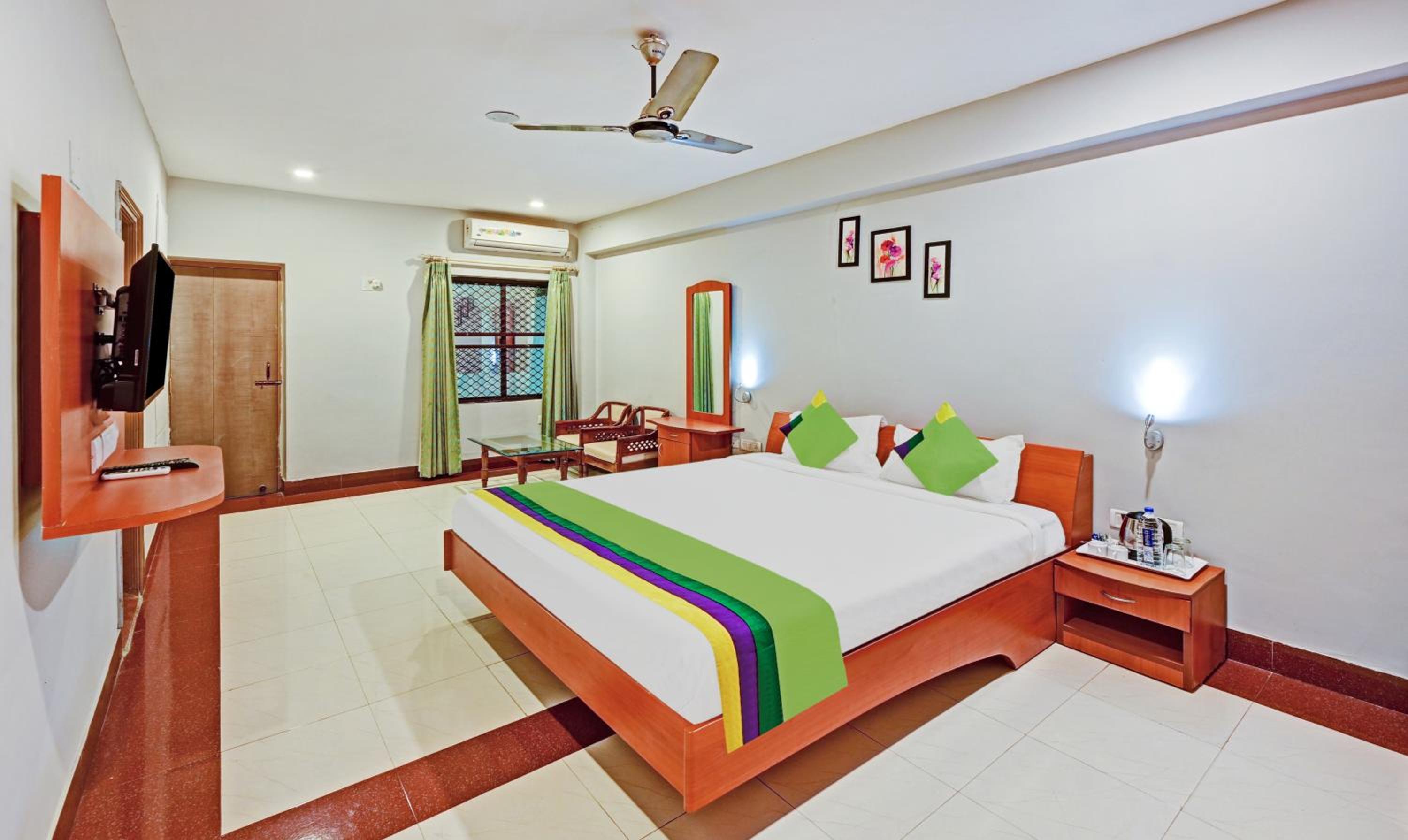 Deluxe Family Room