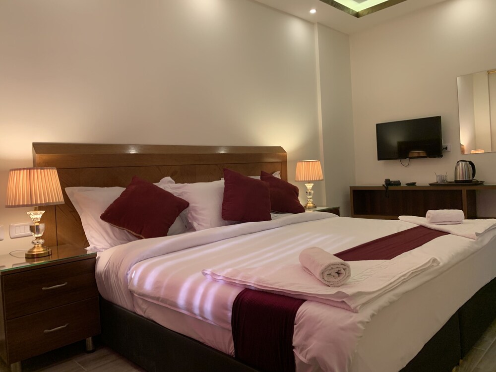 Double Room, 1 King Bed