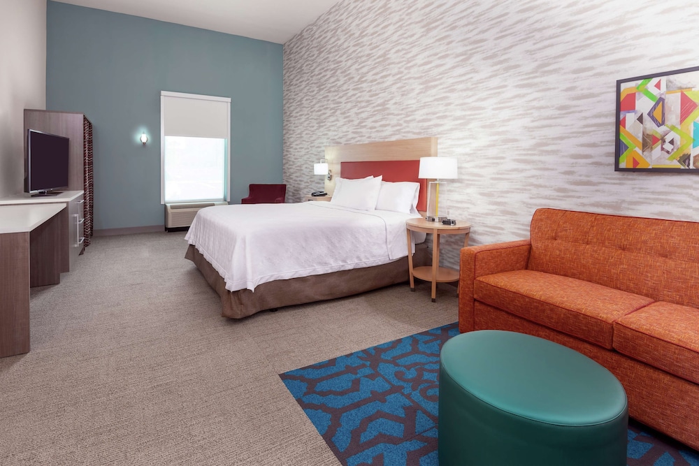Suite, 1 King Bed, Accessible (Roll-In Shower, Mobility & Hearing)