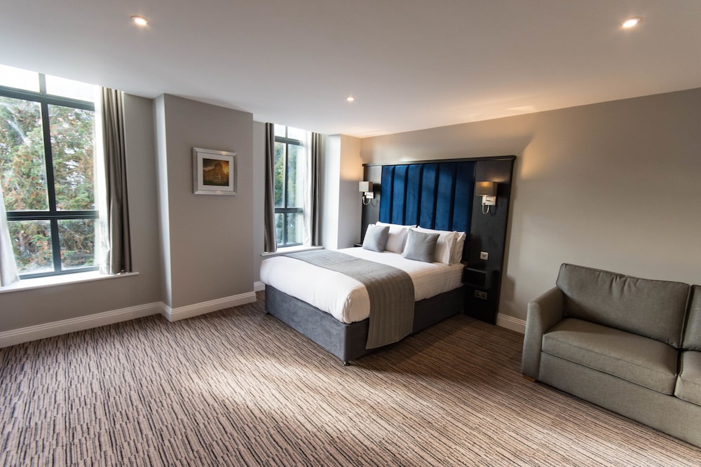 Feature Room