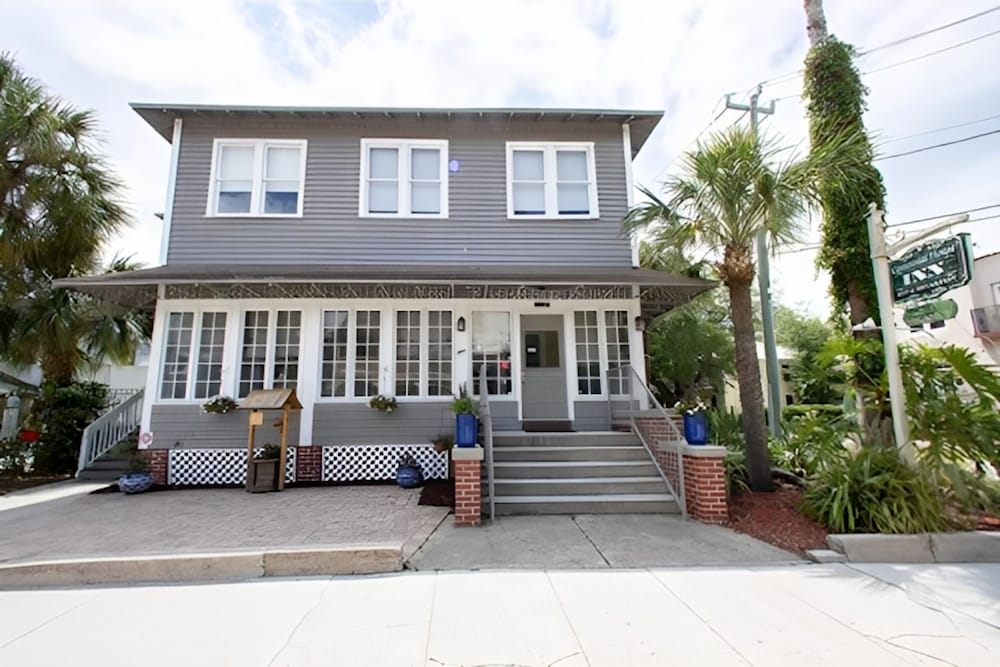 Carriage Way Centennial