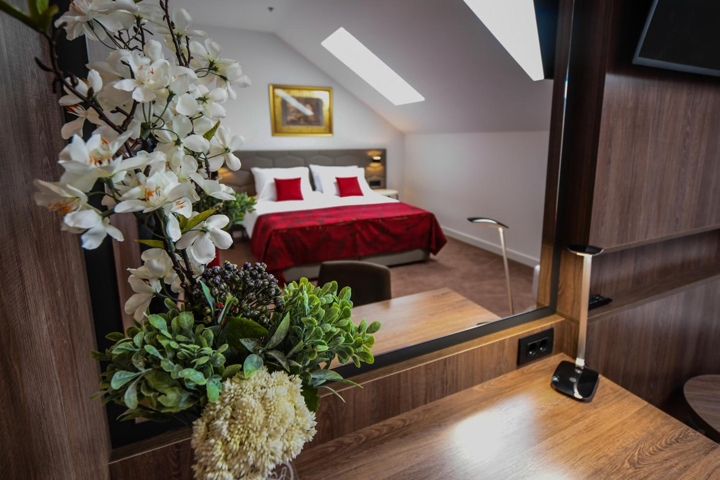 Large Double or Twin Room