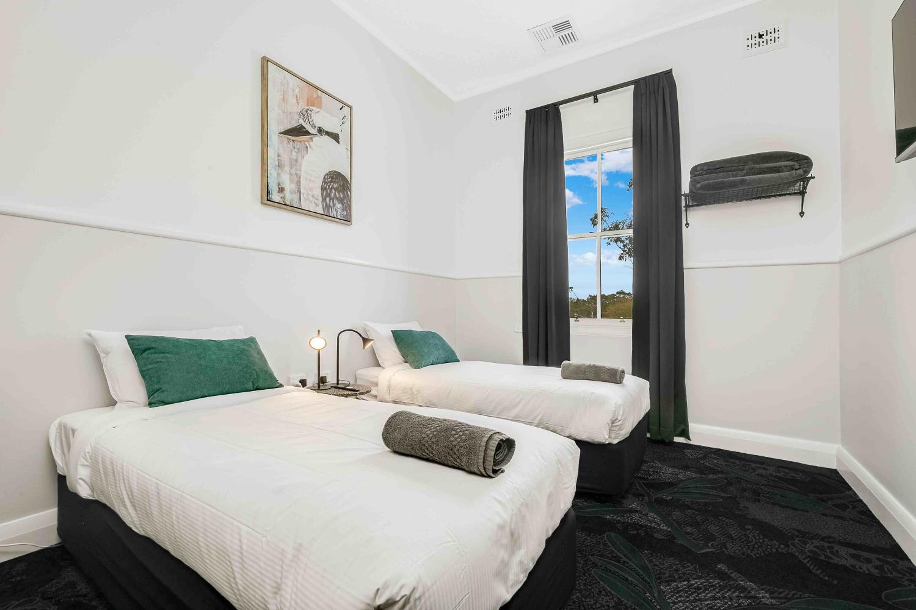 Standard Twin Room with Shared Bathroom