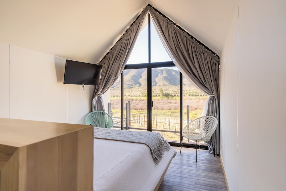Deluxe Junior Room