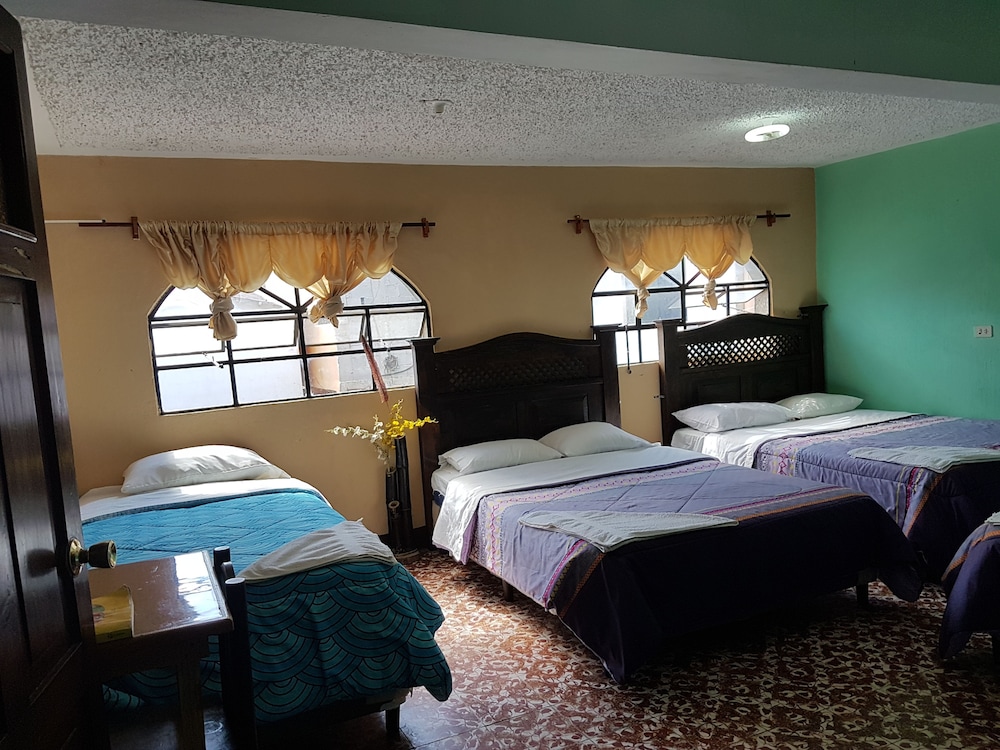 Family Room, Multiple Beds