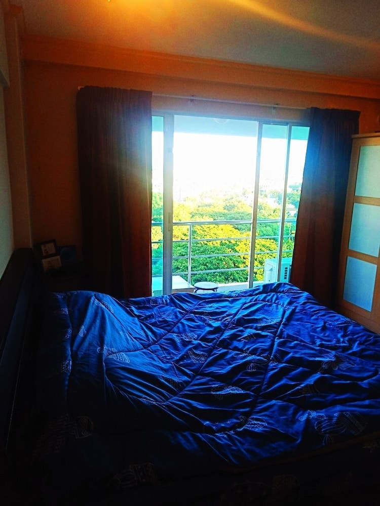 1 Bedroom Condo