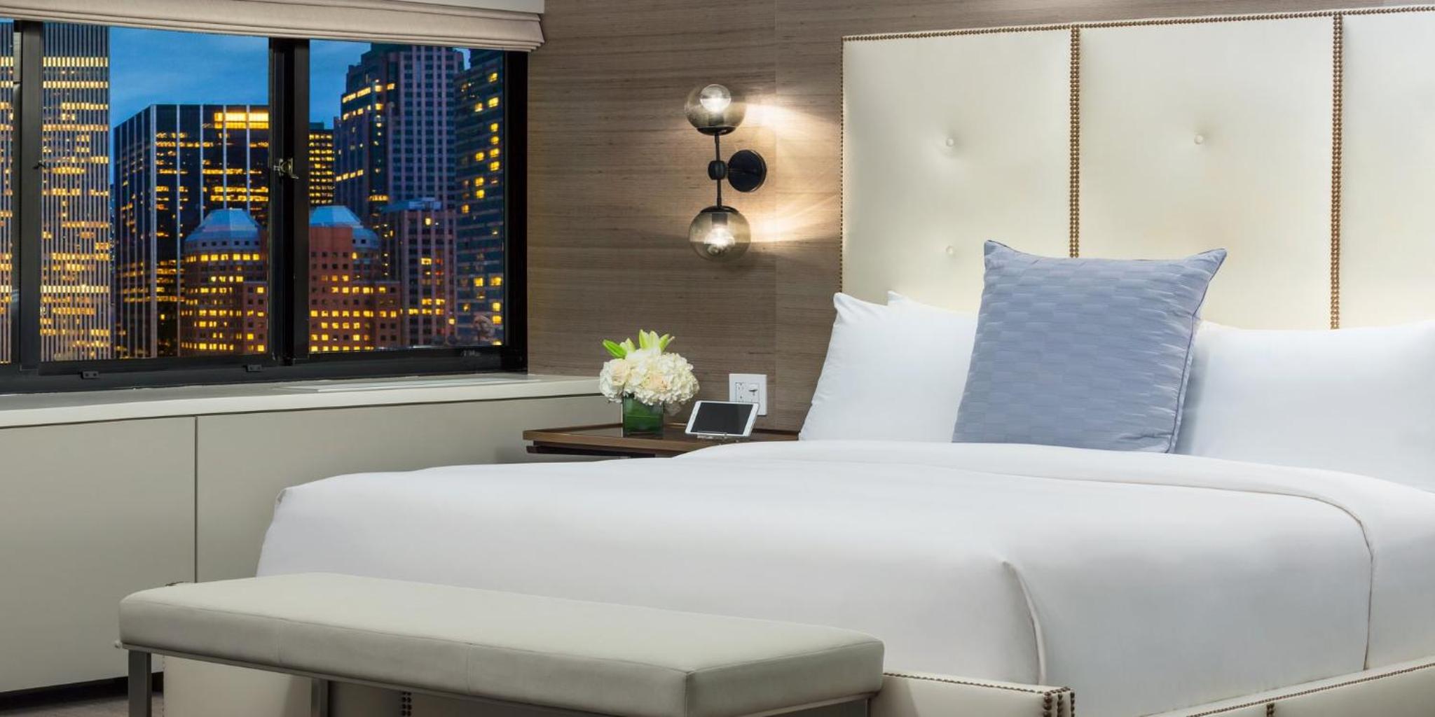 King Suite with Living Area - Manhattan Floor