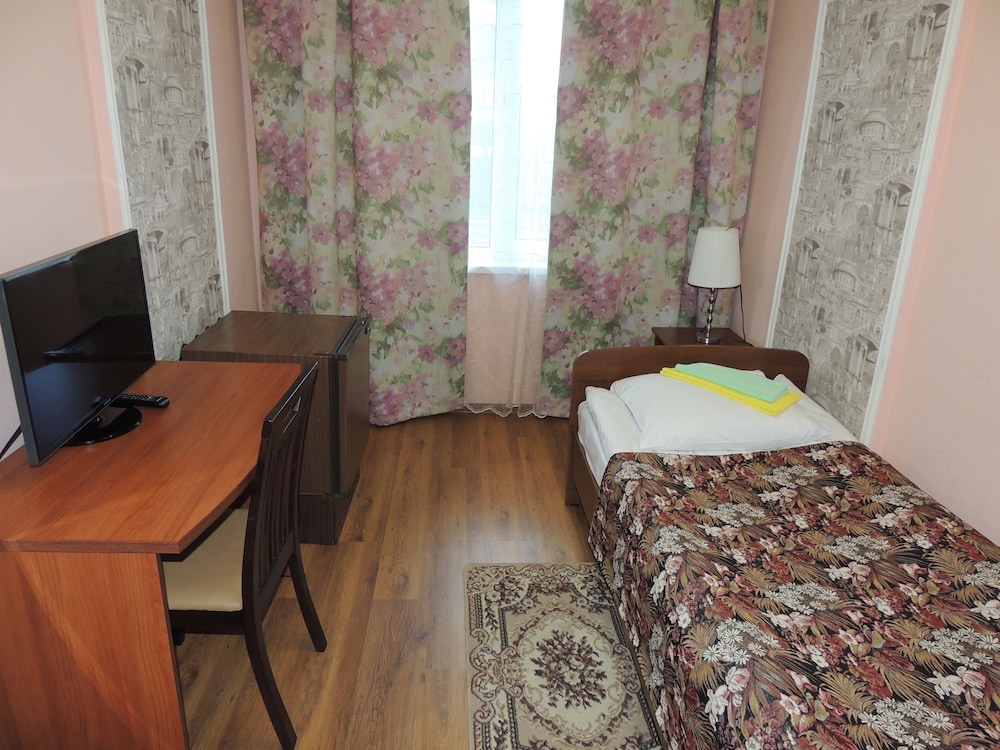 Standard Single Room, Shared Bathroom