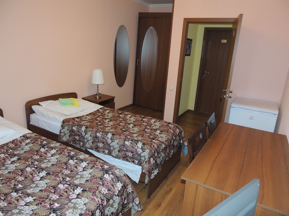 Standard Twin Room, Shared Bathroom