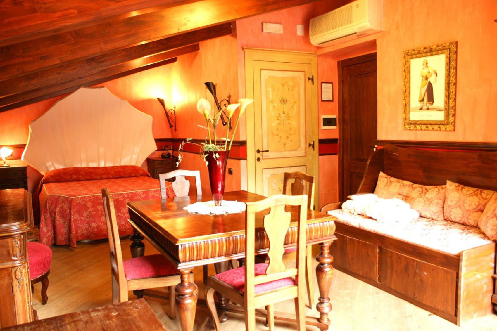 Mansard Junior Suite