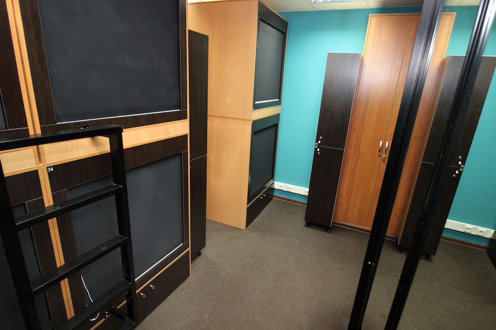 Capsule in 6-capsule dormitory