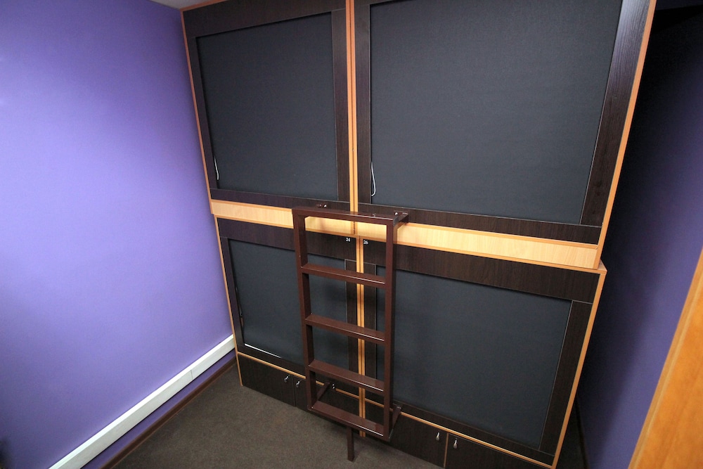 Capsule in 4-capsule dormitory (2)