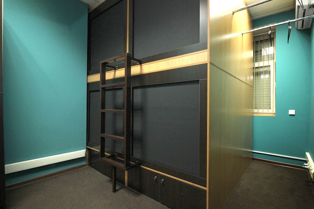 Capsule in 4-capsule dormitory