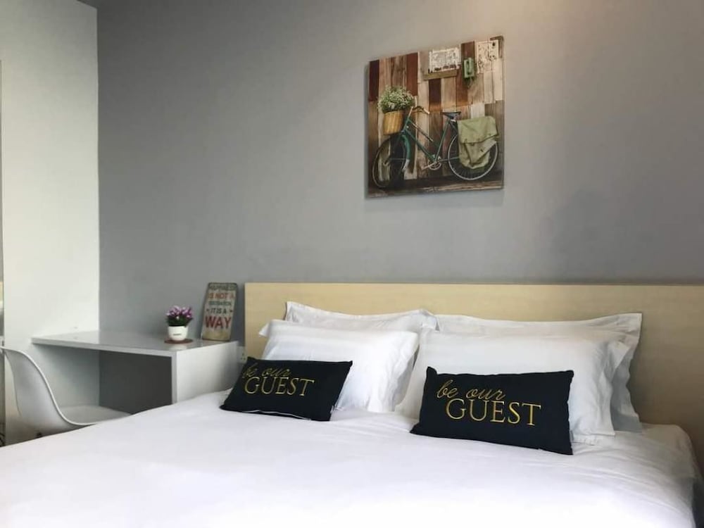 Suite, 2 Bedrooms, Partial Sea View