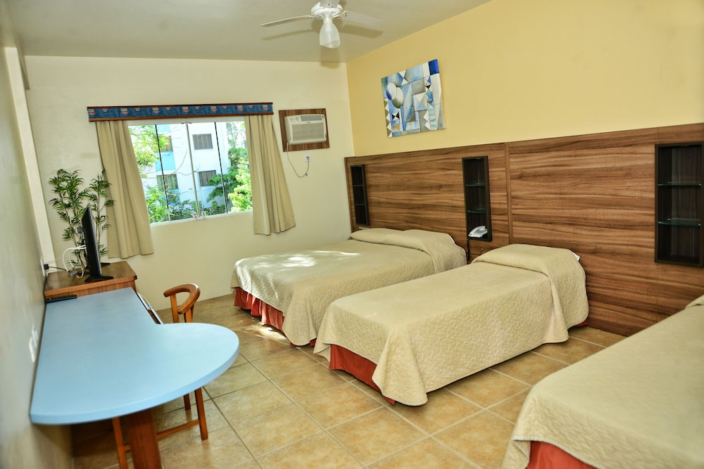 Deluxe Quadruple Room, Multiple Beds