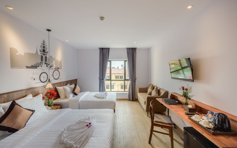 Family Triple Room, 1 Bedroom, City View