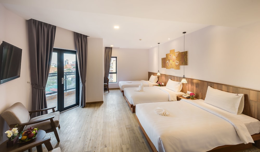 Deluxe Triple Room, 3 Twin Beds, City View