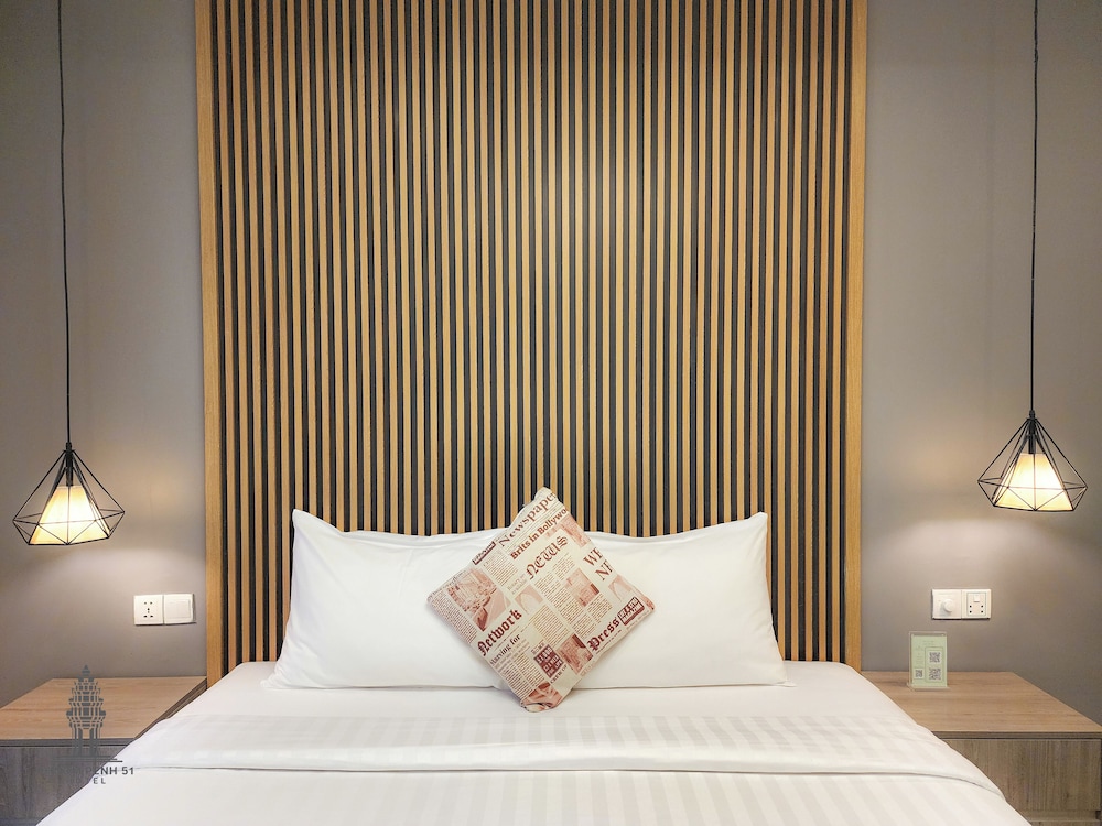 Economy Studio, 1 King Bed, Kitchen, City View