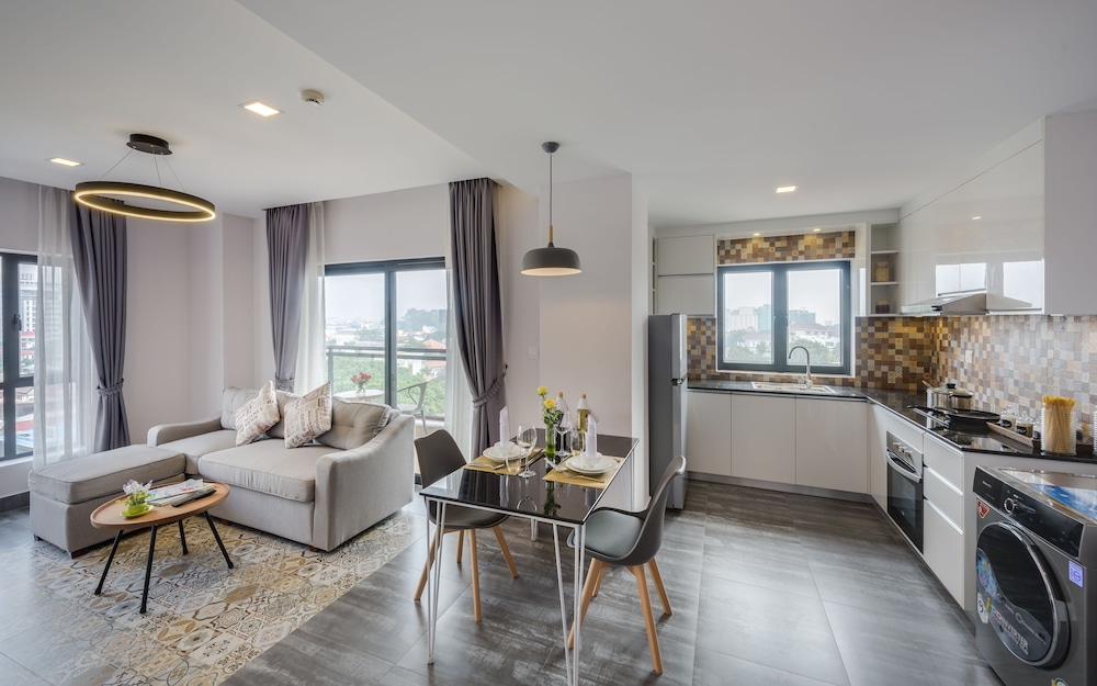 Exclusive Apartment, 1 King Bed, Kitchen, City View