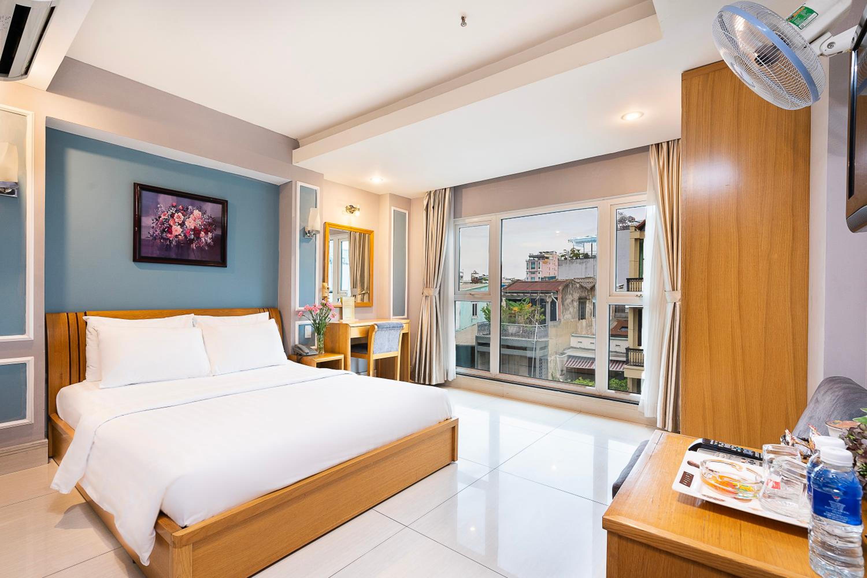 Deluxe Double Room with City View
