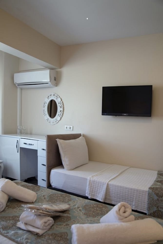 Standard Triple Room, Sea View, Beachfront