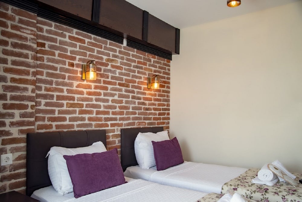 Standard Twin Room, Partial Sea View, Beachfront