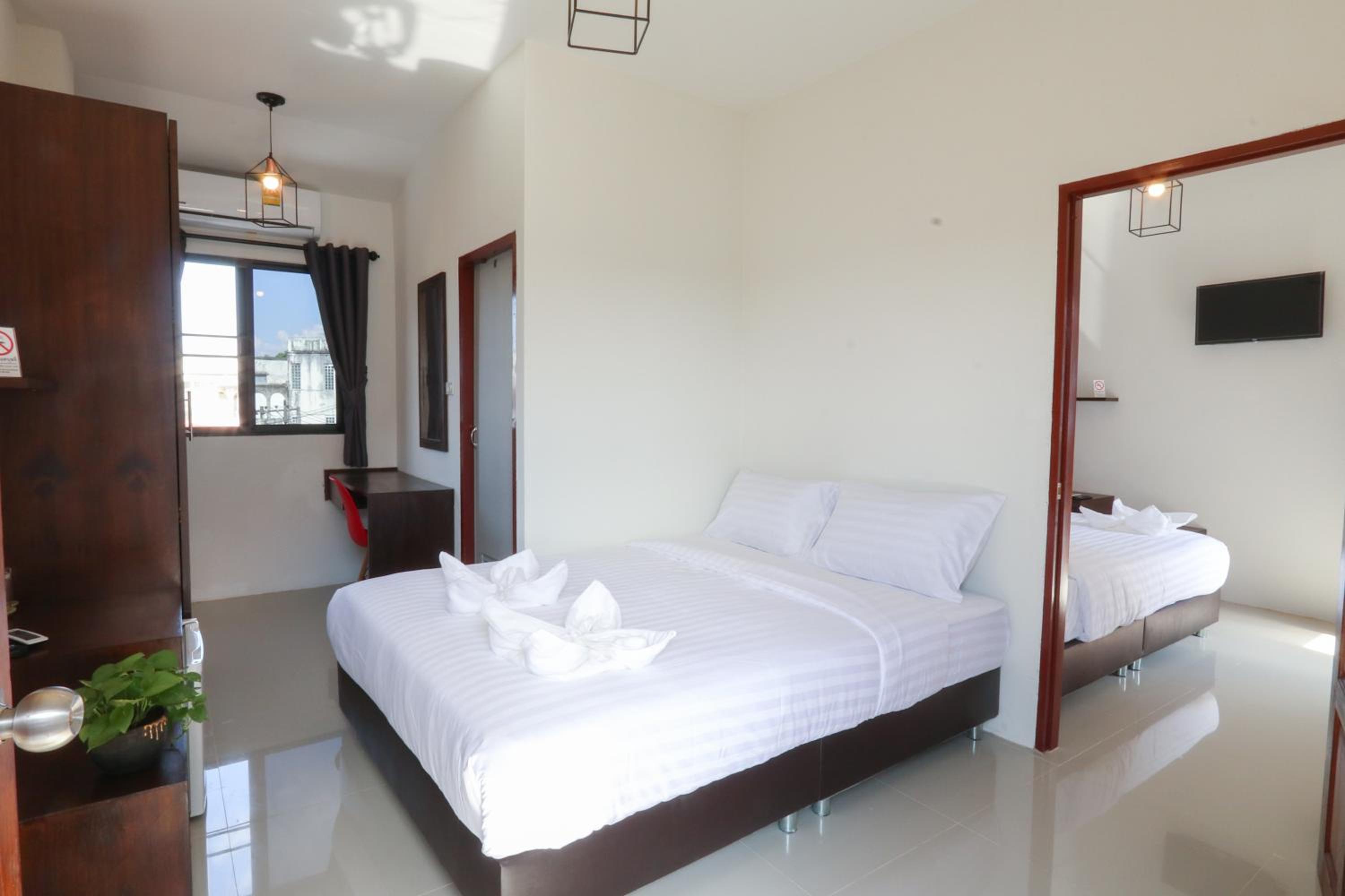 Deluxe Queen Room with Two Queen Beds