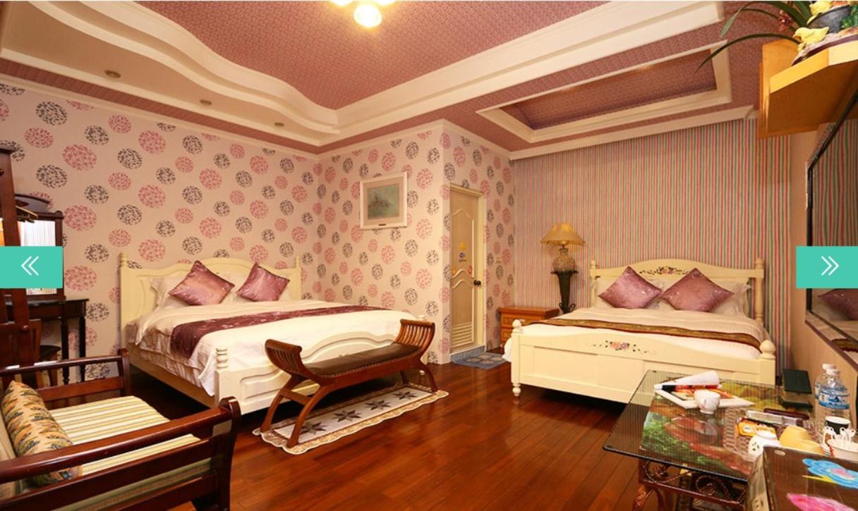 Quadruple Room with Private Bathroom