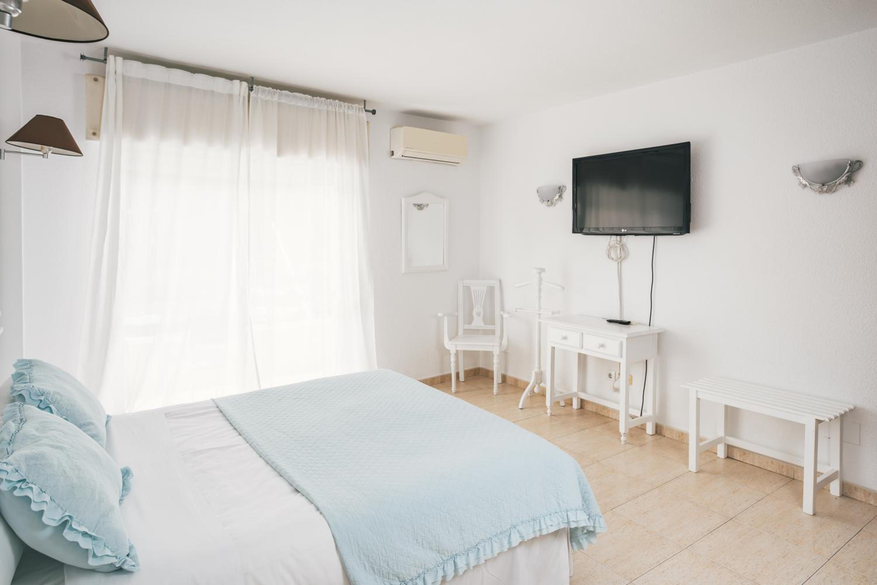 Family Room (4 Adults)