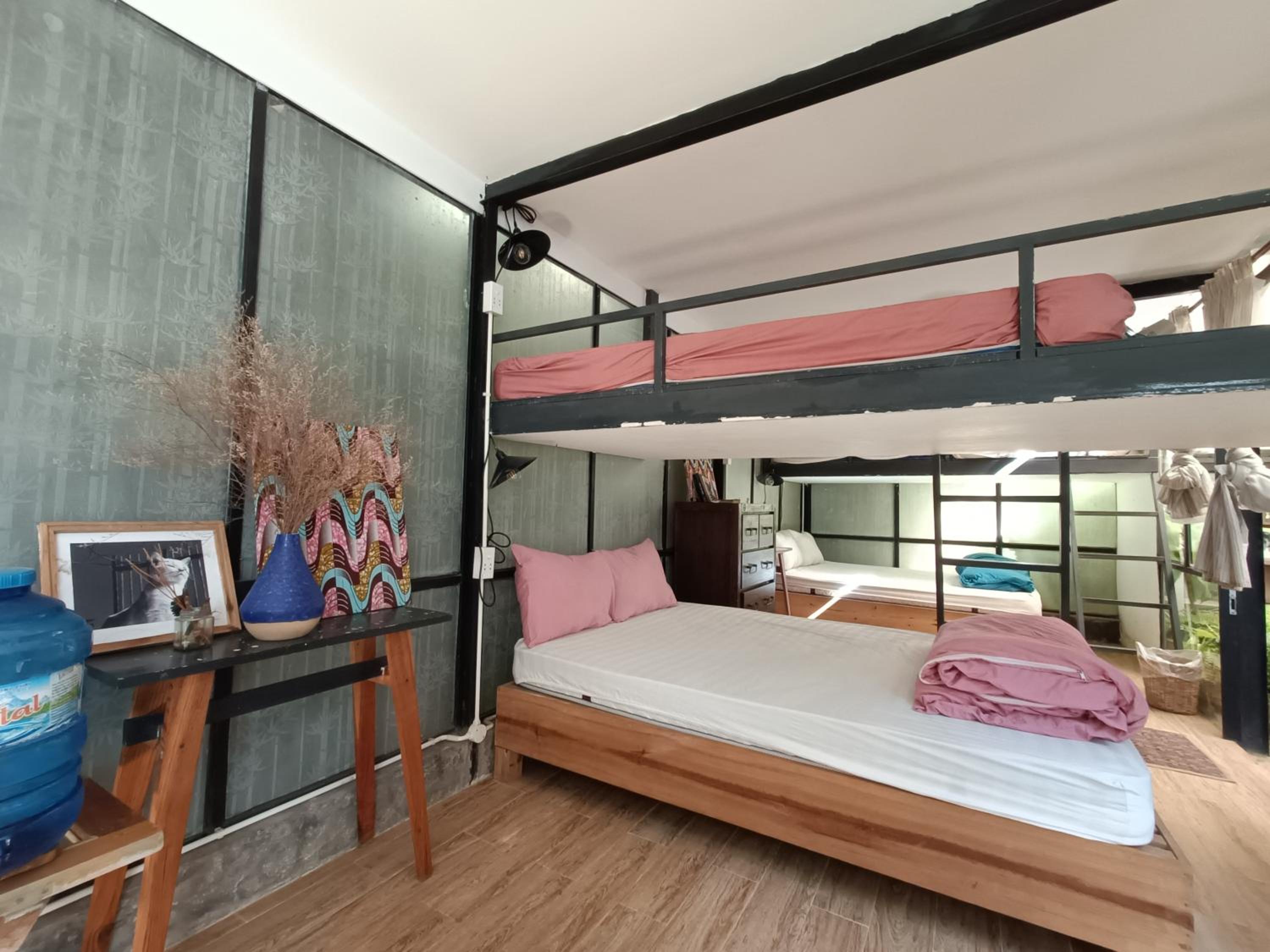 6-Bed Mixed Dormitory Room