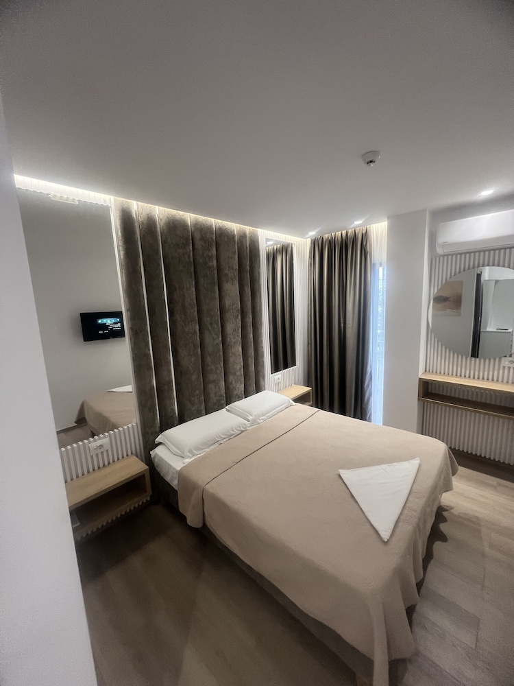 Deluxe Double Room, 1 Queen Bed, Non Smoking