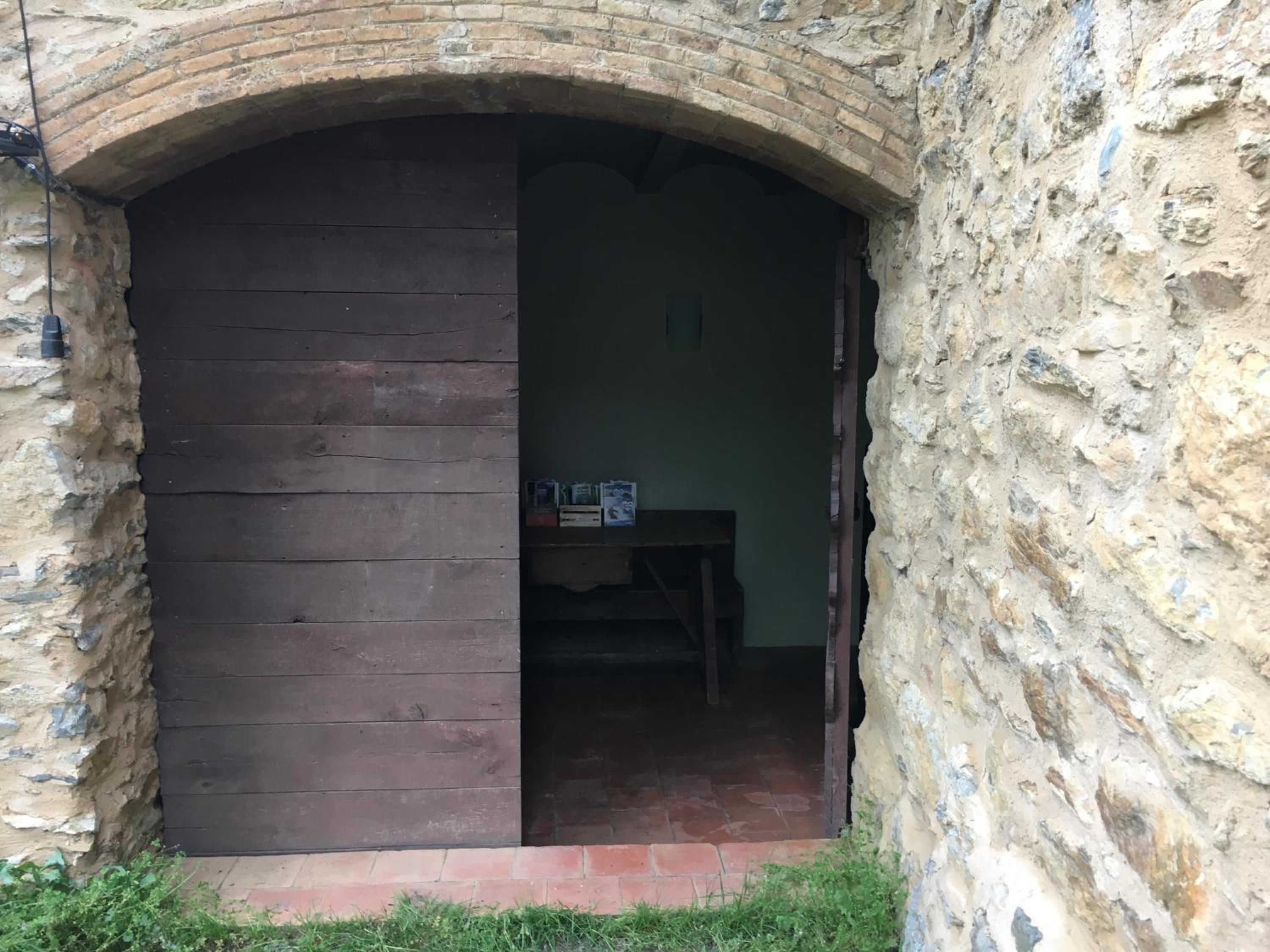 Cottage (6 Adults)