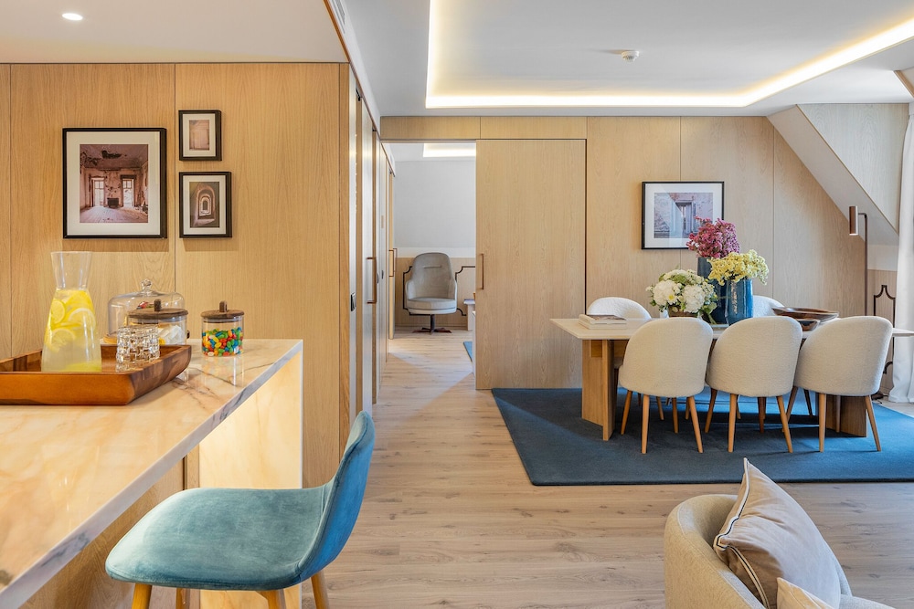 Signature Suite (Garden)