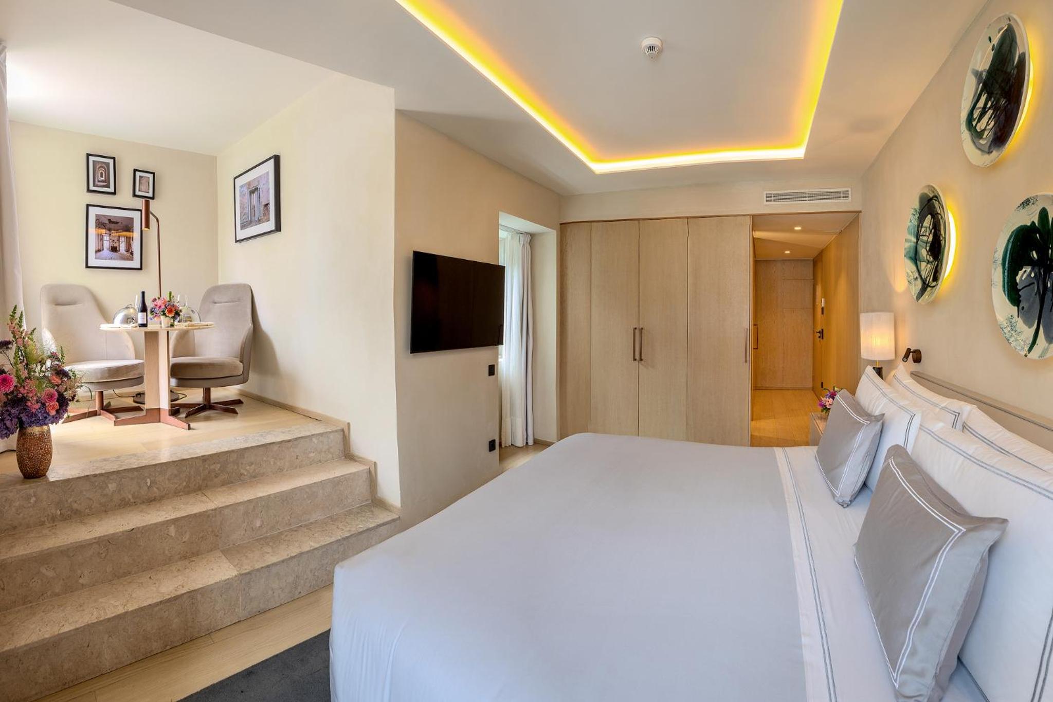Suite with Terrace and Garden View