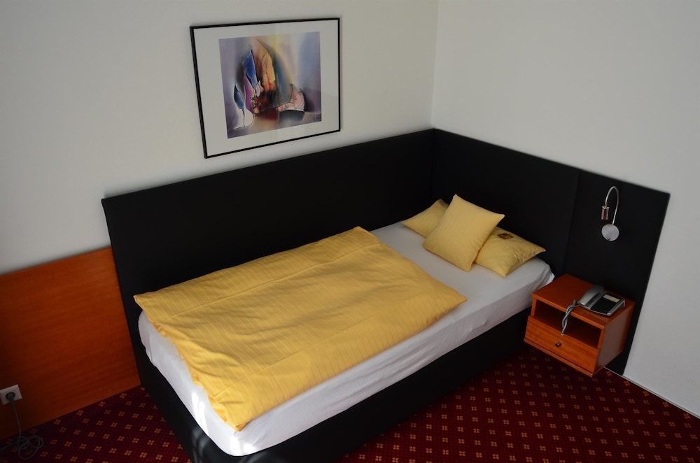 Basic Single Room, 1 Twin Bed, Non Smoking