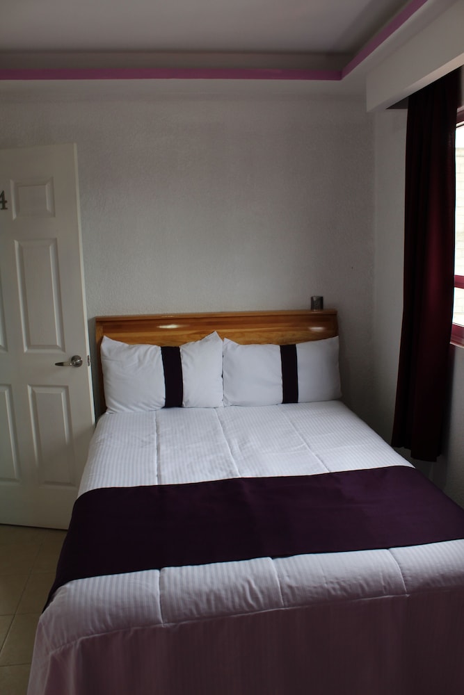 Classic Single Room 1 King Bed