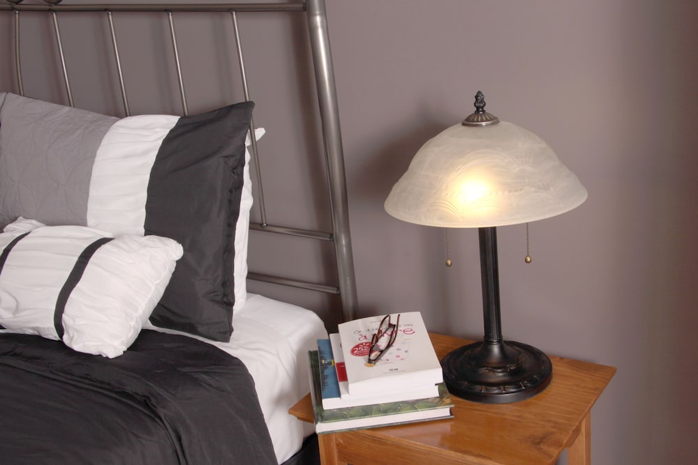 Quadruple Room, 2 Queen Beds, Non Smoking, Lake View