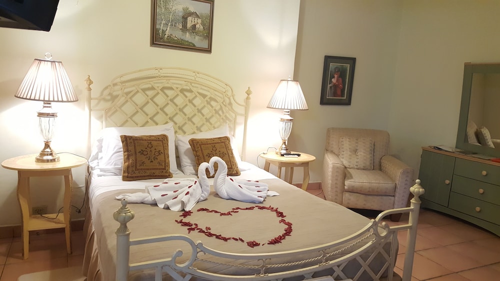 Standard Double Room, 1 Queen Bed